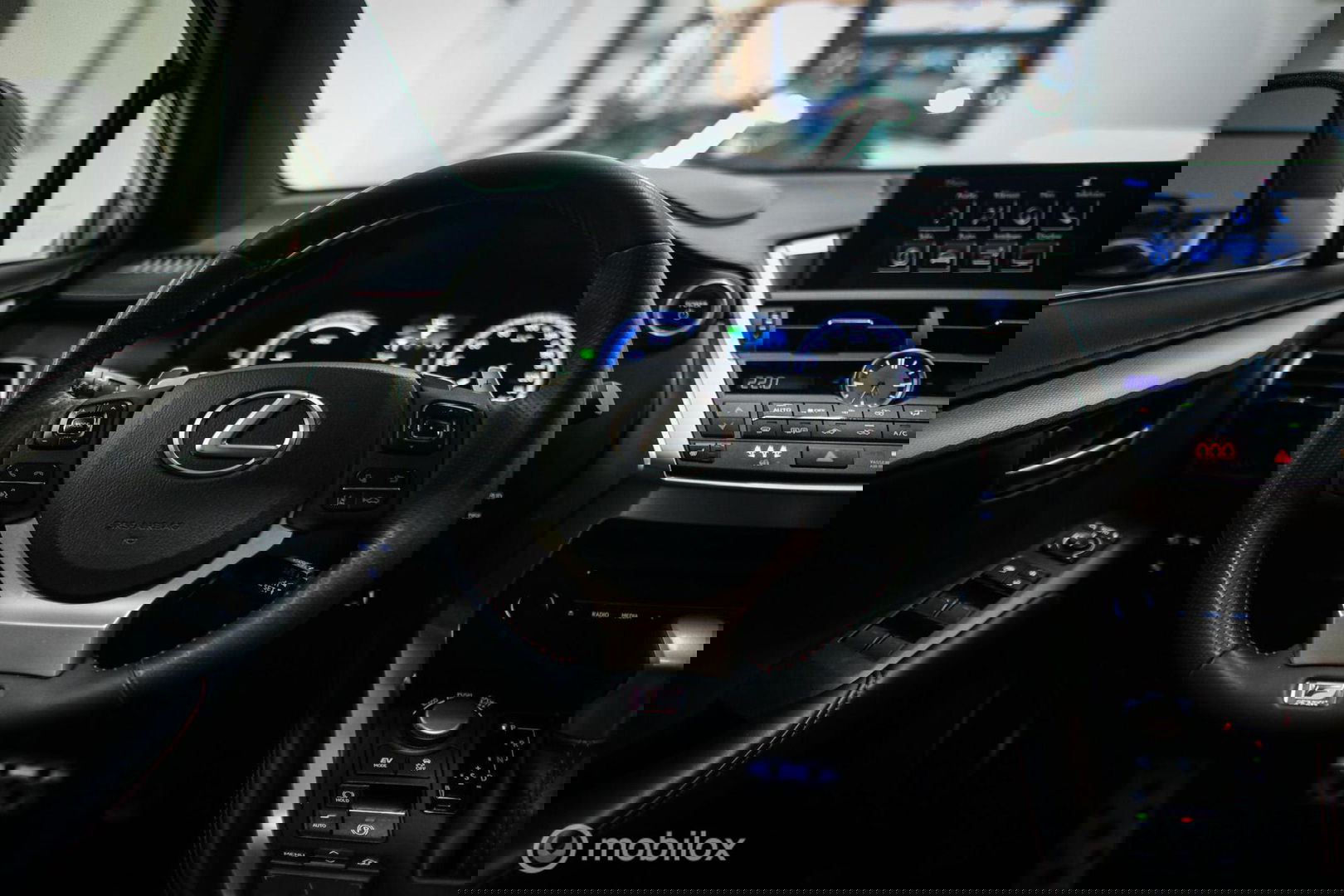 Lexus NX 300h AWD F Sport Line | Dealer onderhouden | Schuifdak | Winterpakket | Parelmoer | LED | Leder | HUD |