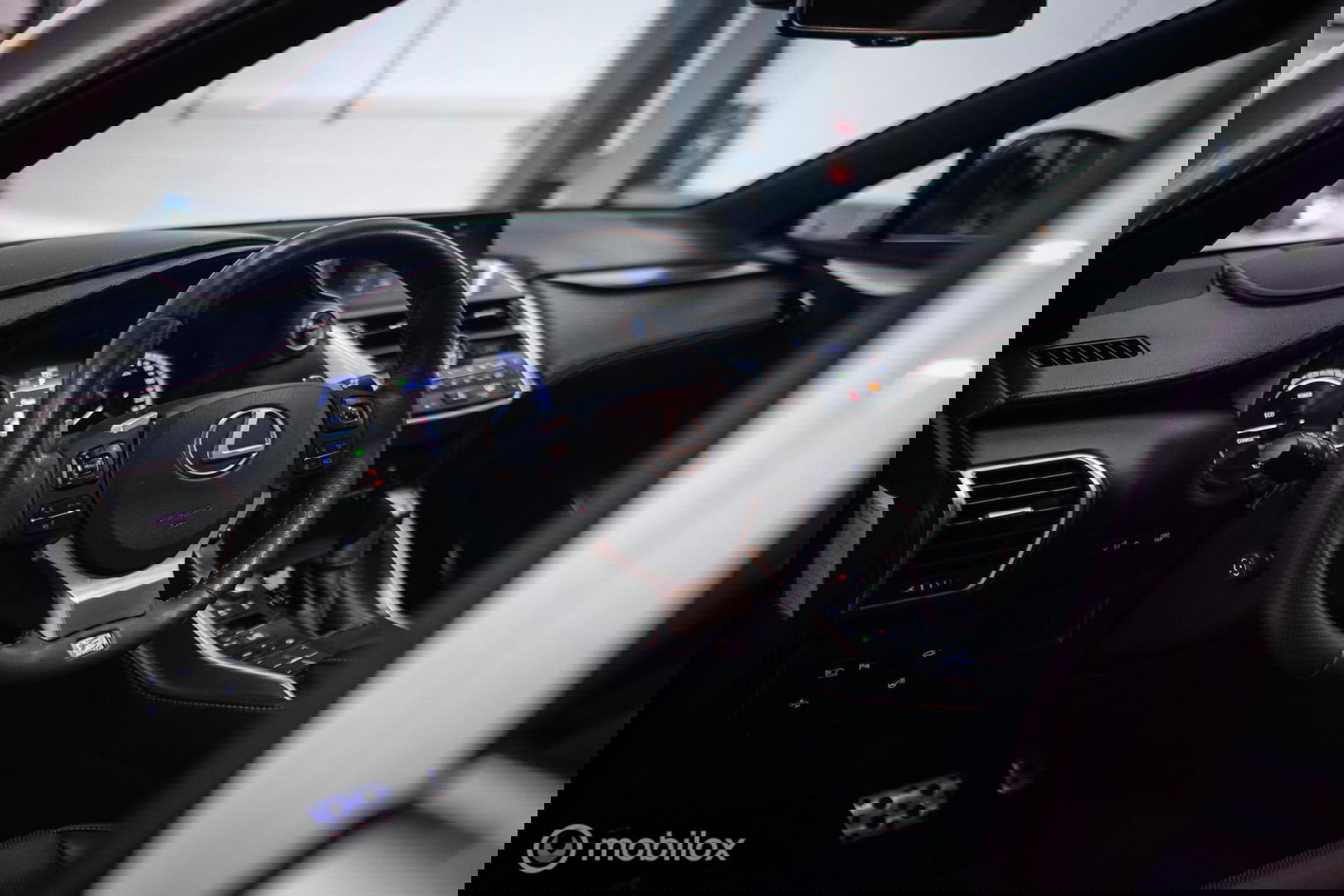 Lexus NX 300h AWD F Sport Line | Dealer onderhouden | Schuifdak | Winterpakket | Parelmoer | LED | Leder | HUD |