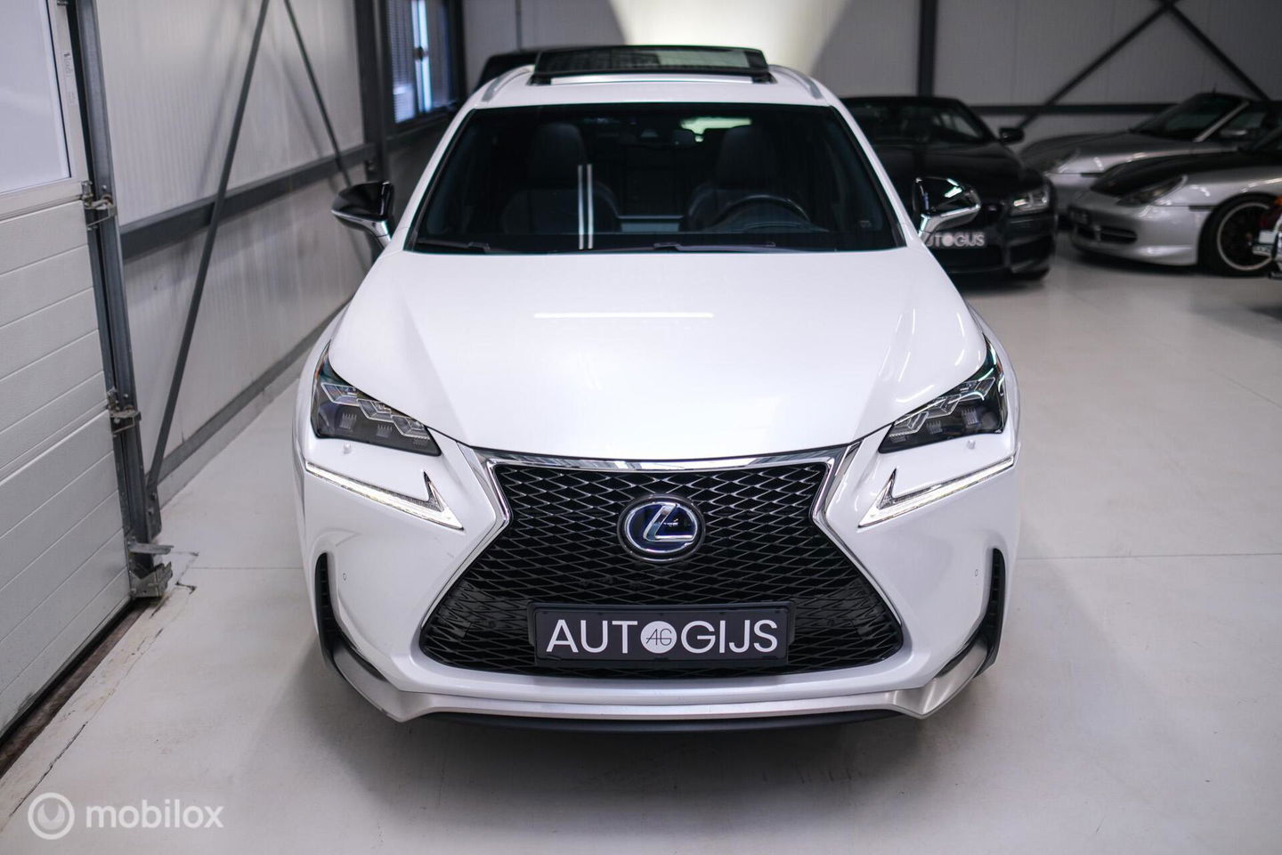 Lexus NX 300h AWD F Sport Line | Dealer onderhouden | Schuifdak | Winterpakket | Parelmoer | LED | Leder | HUD |