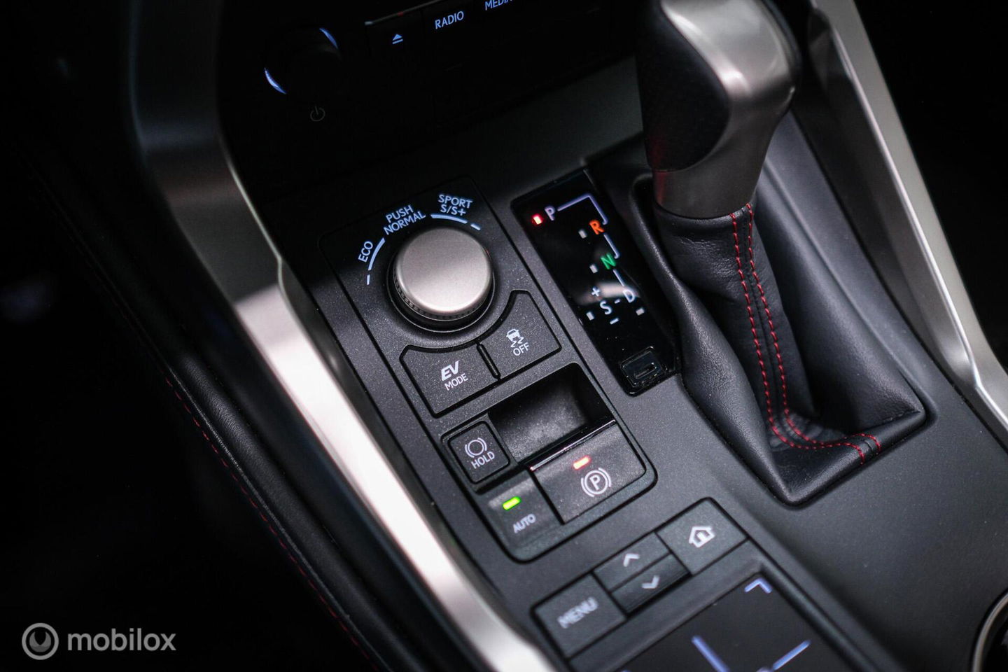 Lexus NX 300h AWD F Sport Line | Dealer onderhouden | Schuifdak | Winterpakket | Parelmoer | LED | Leder | HUD |