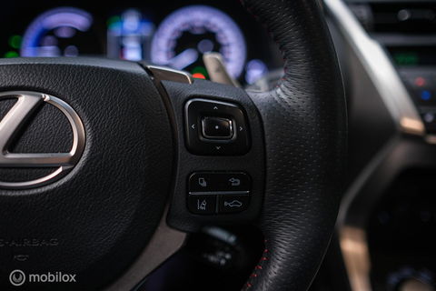 Lexus NX 300h AWD F Sport Line | Dealer onderhouden | Schuifdak | Winterpakket | Parelmoer | LED | Leder | HUD |