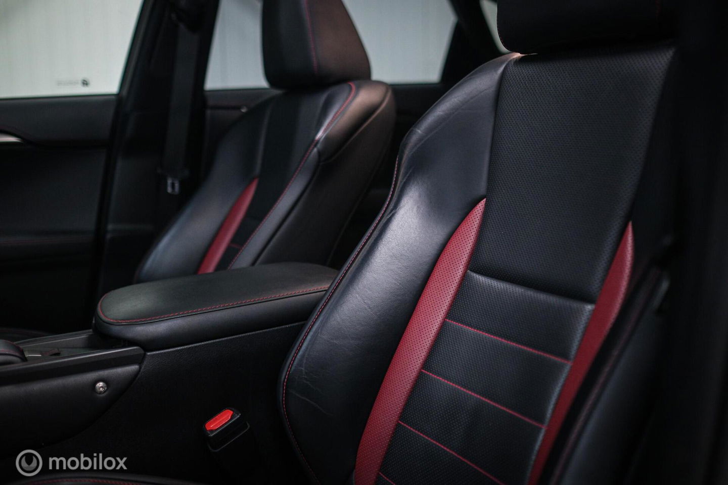 Lexus NX 300h AWD F Sport Line | Dealer onderhouden | Schuifdak | Winterpakket | Parelmoer | LED | Leder | HUD |