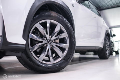Lexus NX 300h AWD F Sport Line | Dealer onderhouden | Schuifdak | Winterpakket | Parelmoer | LED | Leder | HUD |