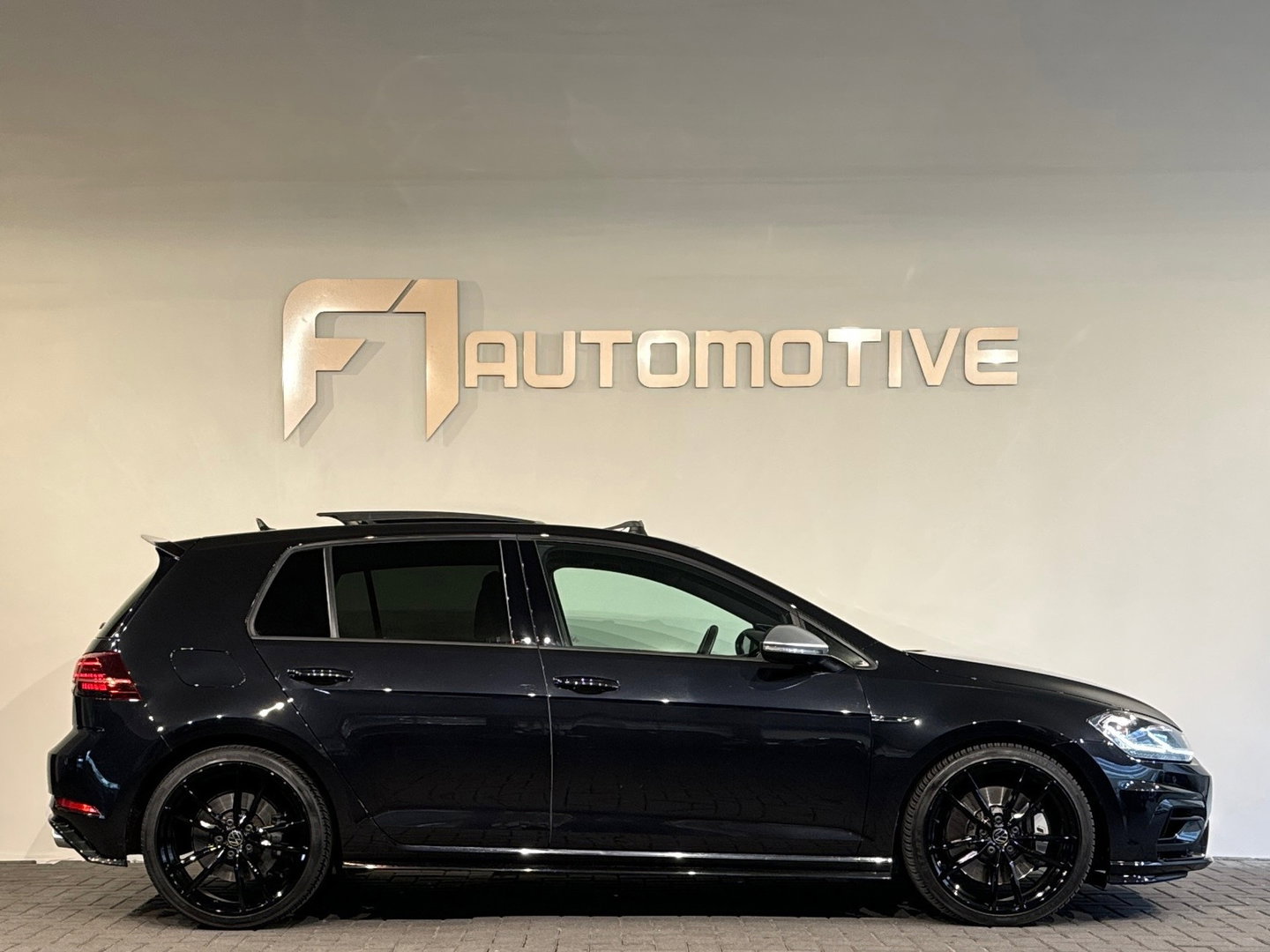 Volkswagen Golf 2.0 TSI 4Motion R Pano|Dynaudio|Sfeer|Keyless
