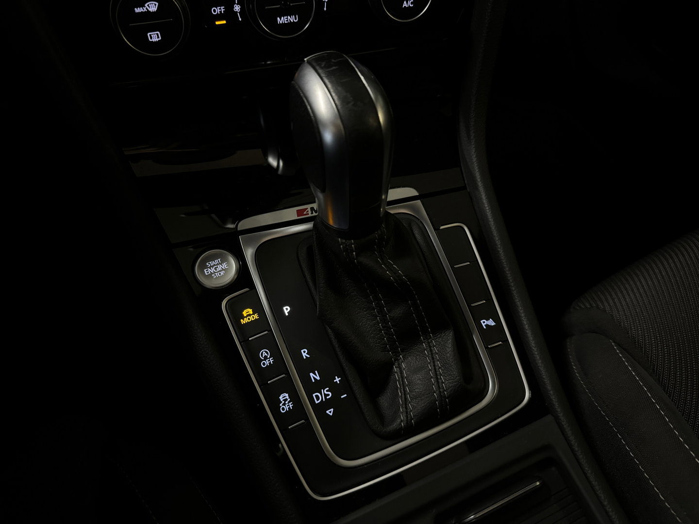 Volkswagen Golf 2.0 TSI 4Motion R Pano|Dynaudio|Sfeer|Keyless