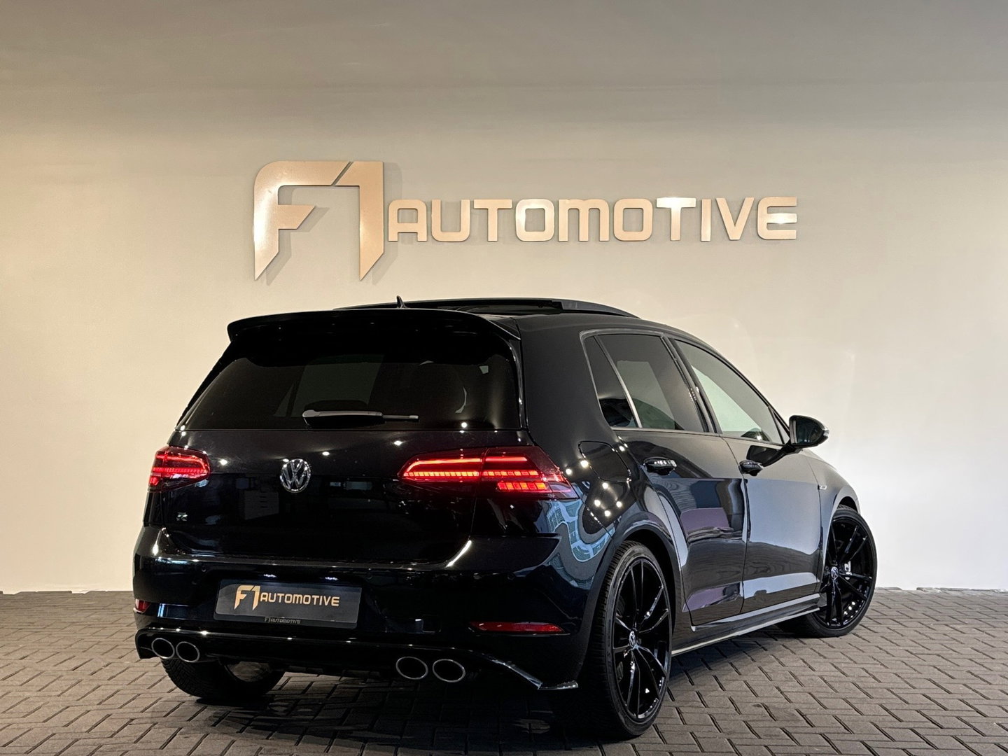 Volkswagen Golf 2.0 TSI 4Motion R Pano|Dynaudio|Sfeer|Keyless