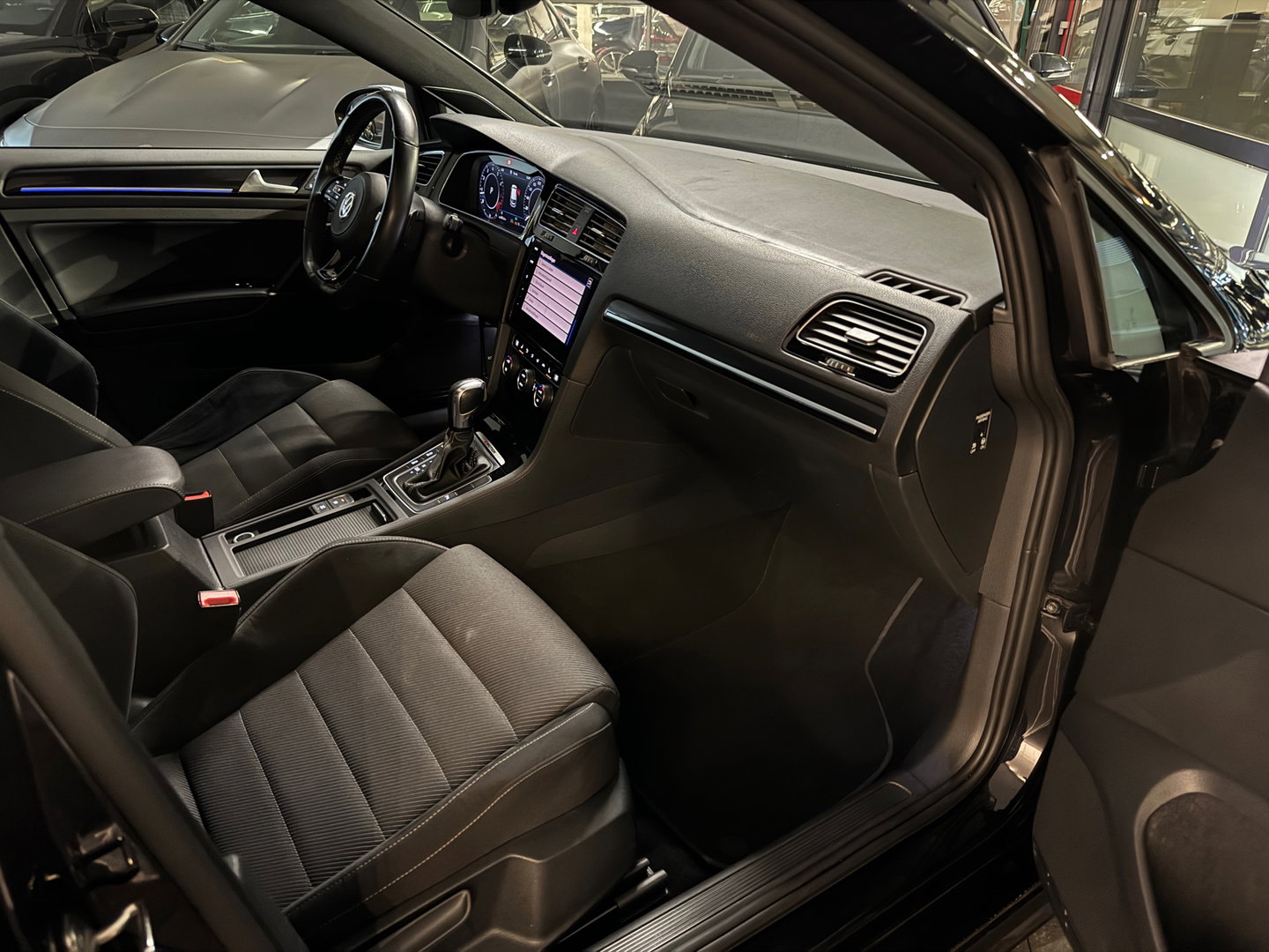 Volkswagen Golf 2.0 TSI 4Motion R Pano|Dynaudio|Sfeer|Keyless