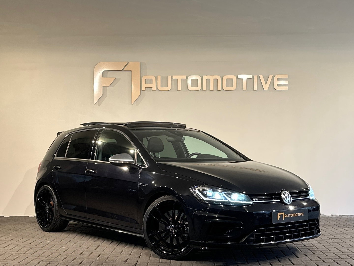 Volkswagen Golf 2.0 TSI 4Motion R Pano|Dynaudio|Sfeer|Keyless
