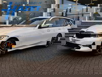 BMW 3 Serie - Touring 320d HIGH EXECUTIVE SPORTLINE 190 PK AUT. *ALPINWEISS* + ELEK. TREKHAAK | LASER LED | 18 INCH | STOEL/STUURWIELVERW.