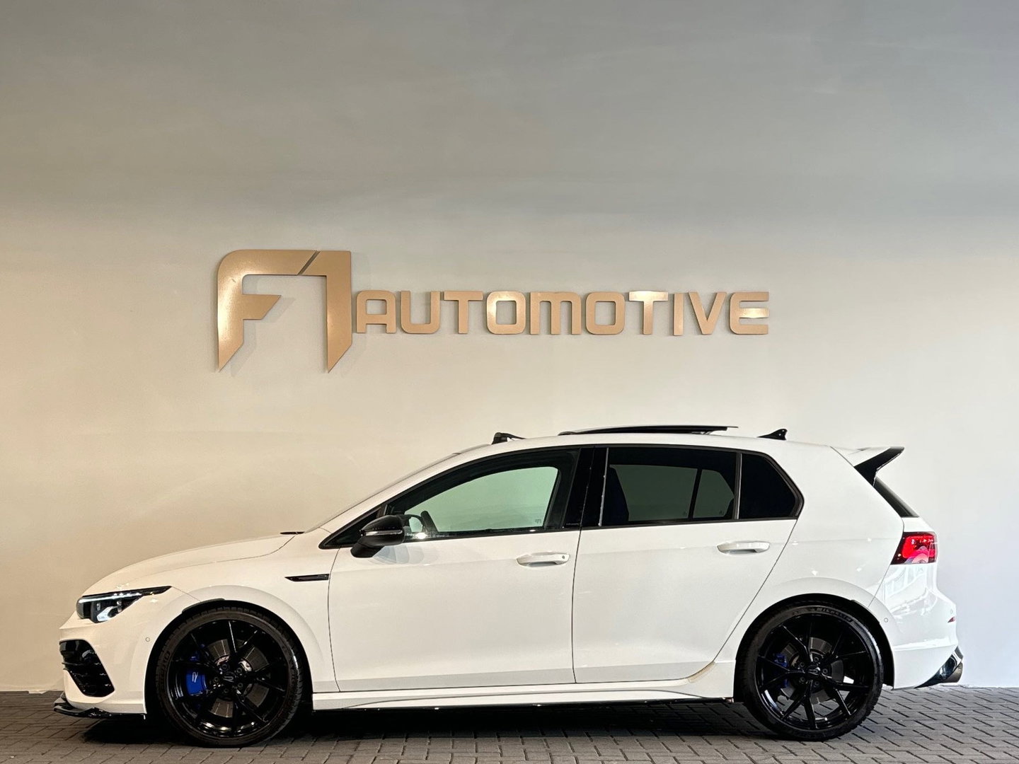 Volkswagen Golf 2.0 TSI R 4M Performance Pano|HuD|H/K|Akrapovic