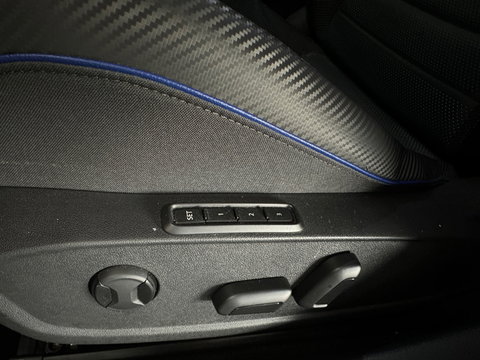 Volkswagen Golf 2.0 TSI R 4M Performance Pano|HuD|H/K|Akrapovic