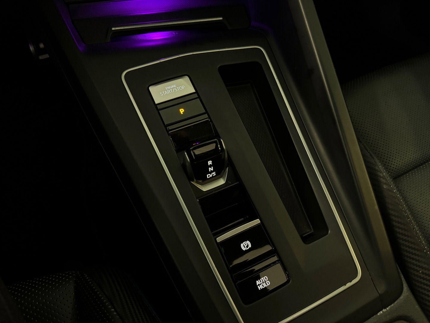 Volkswagen Golf 2.0 TSI R 4M Performance Pano|HuD|H/K|Akrapovic