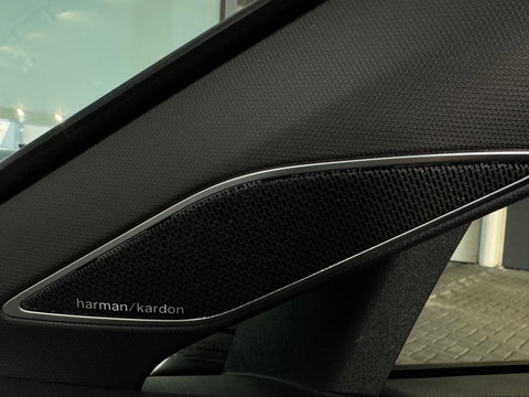 Volkswagen Golf 2.0 TSI R 4M Performance Pano|HuD|H/K|Akrapovic