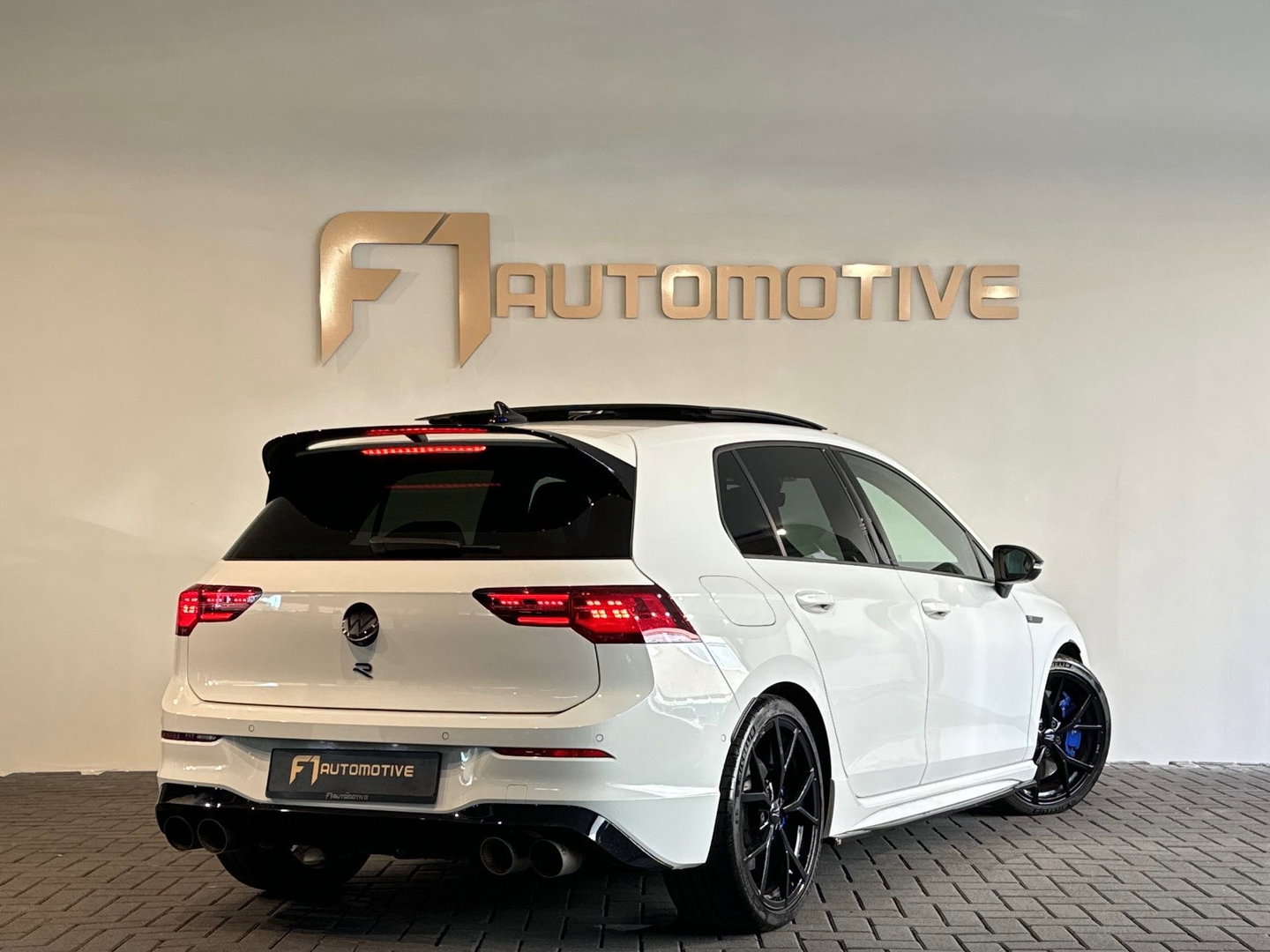 Volkswagen Golf 2.0 TSI R 4M Performance Pano|HuD|H/K|Akrapovic