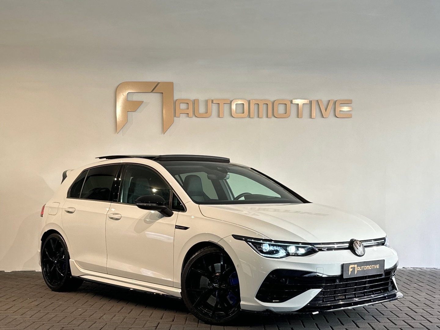 Volkswagen Golf 2.0 TSI R 4M Performance Pano|HuD|H/K|Akrapovic