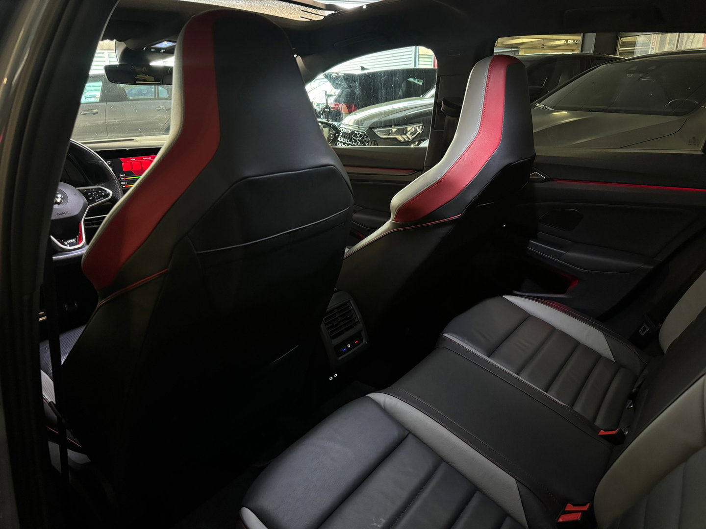 Volkswagen Golf 2.0 TSI GTI Pano|H/K|IQ|Sfeer|Memory|CarPlay