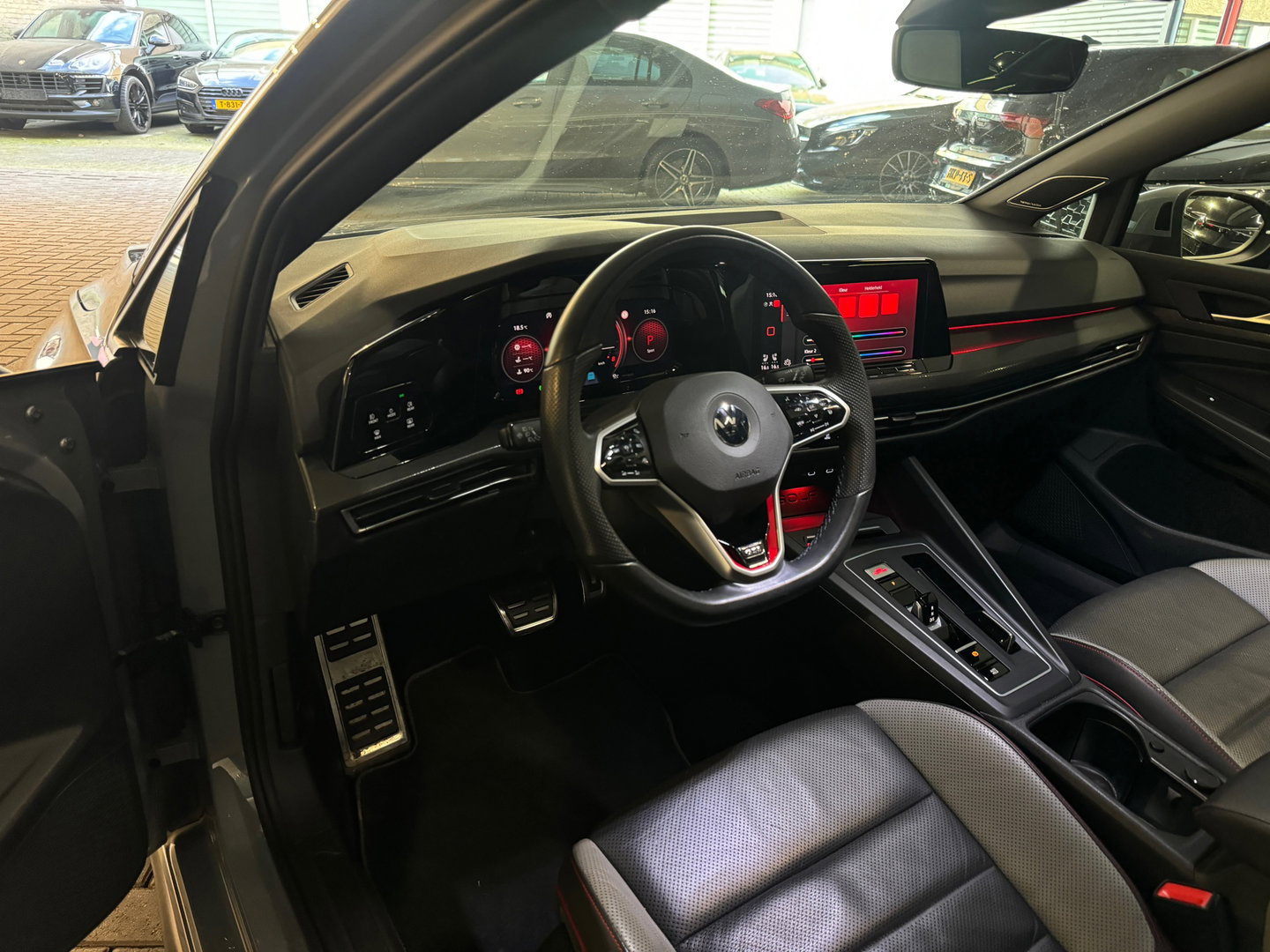 Volkswagen Golf 2.0 TSI GTI Pano|H/K|IQ|Sfeer|Memory|CarPlay