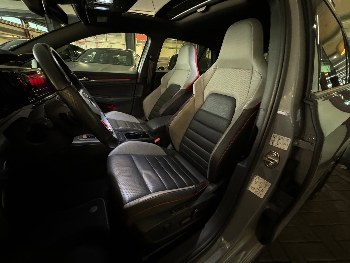 Volkswagen Golf 2.0 TSI GTI Pano|H/K|IQ|Sfeer|Memory|CarPlay