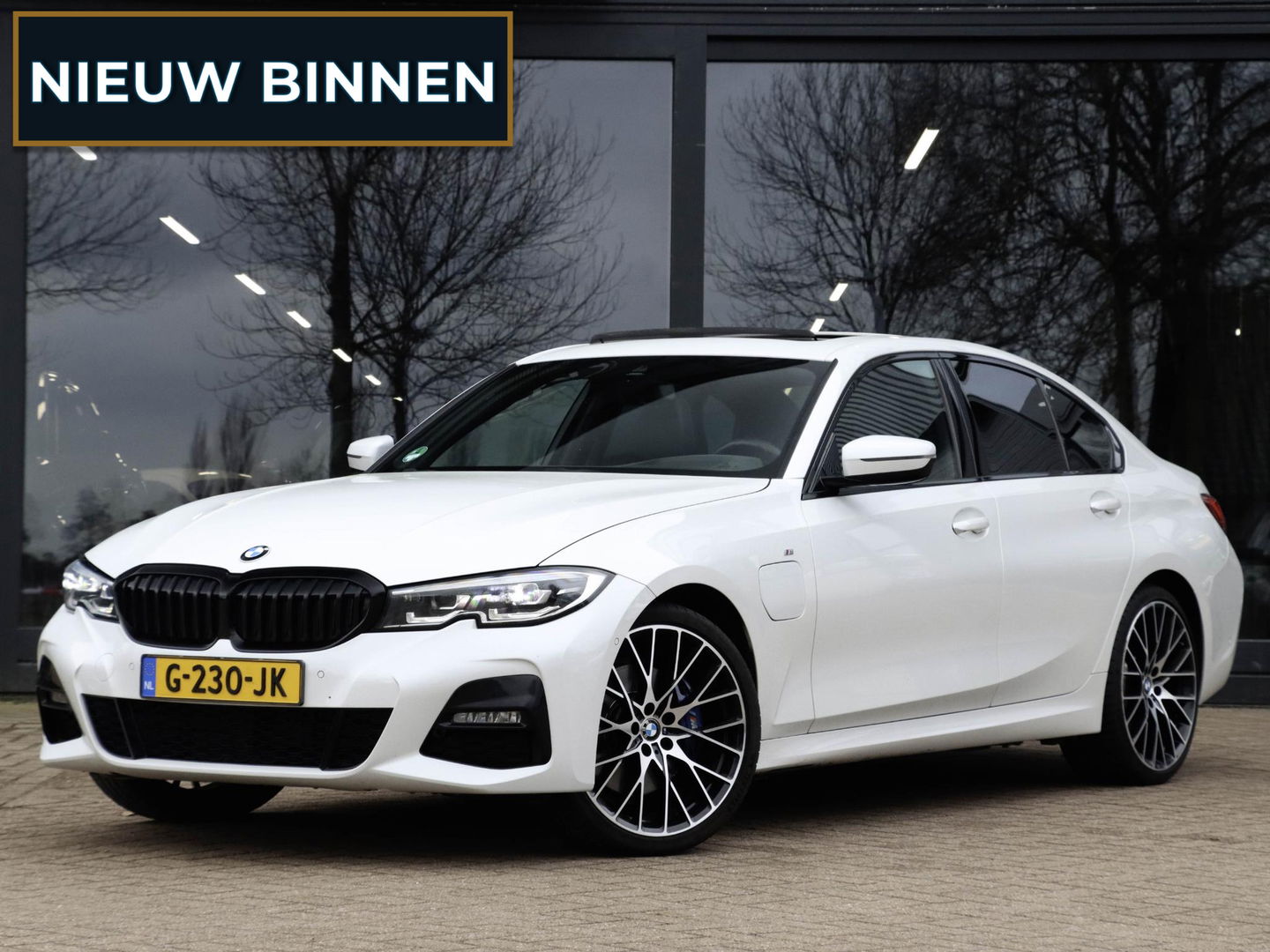 BMW 3-serie 330e eDrive Edition 292PK M Sport | Schuifdak | Camera