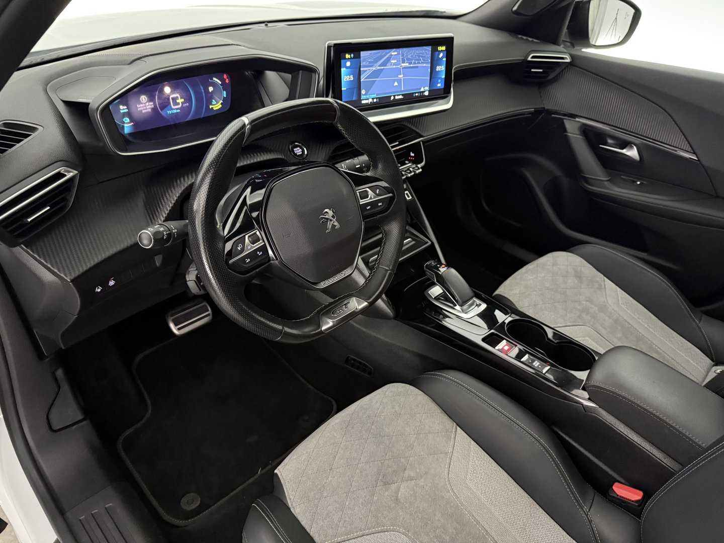 Peugeot e-2008 EV GT-Line 50 kWh | SOH 91% | Pano | Virtual | Adap.Cruise | Clima | Carplay | Camera | Stoelverw. | Keyless