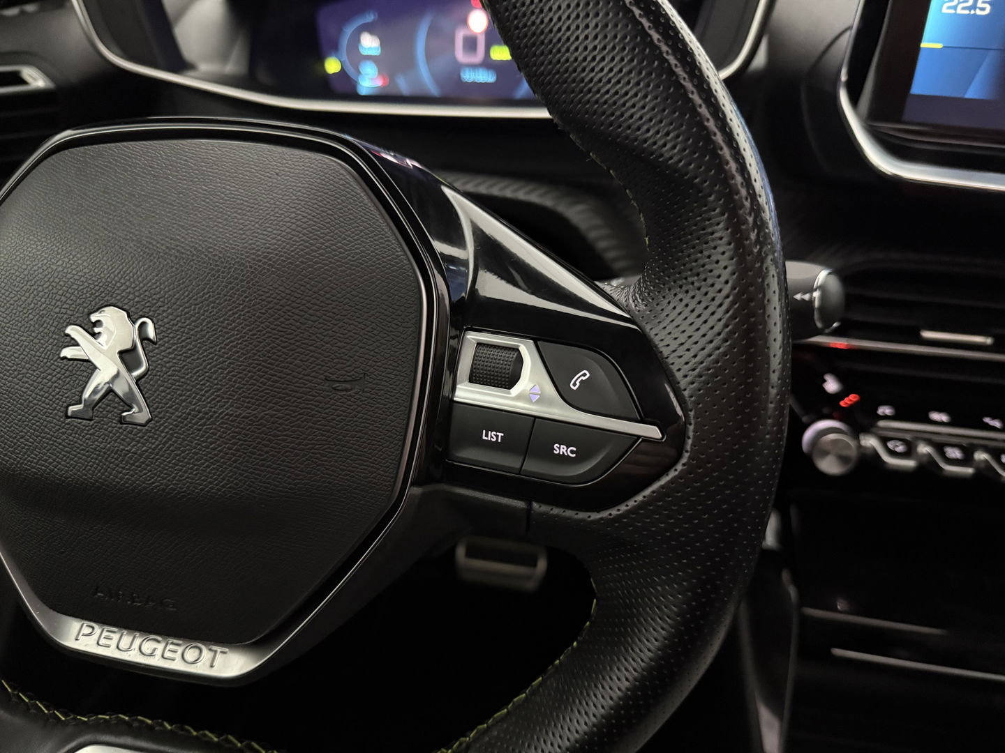 Peugeot e-2008 EV GT-Line 50 kWh | SOH 91% | Pano | Virtual | Adap.Cruise | Clima | Carplay | Camera | Stoelverw. | Keyless