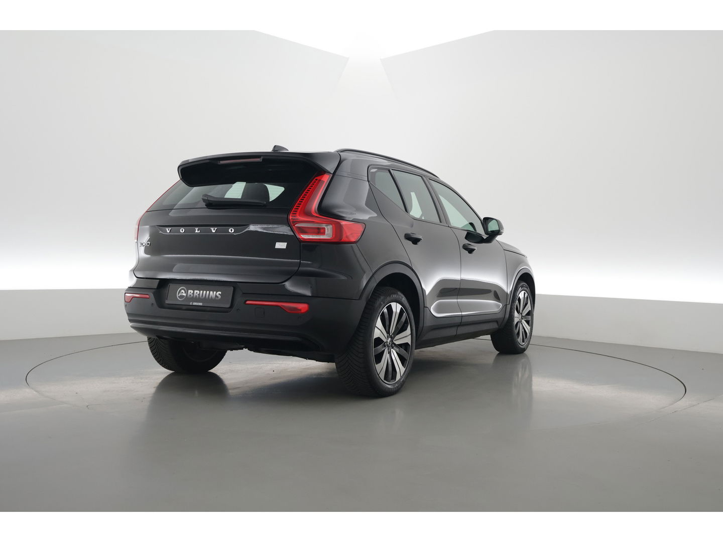 Volvo XC40 Recharge Plus | 70 kWh | 425 Km | ACC | Blis | Camera | Stoel & stuur Verwarming | Carplay |