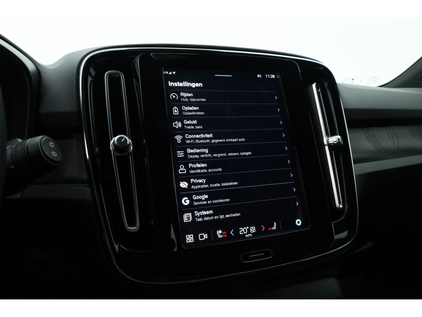 Volvo XC40 Recharge Plus | 70 kWh | 425 Km | ACC | Blis | Camera | Stoel & stuur Verwarming | Carplay |