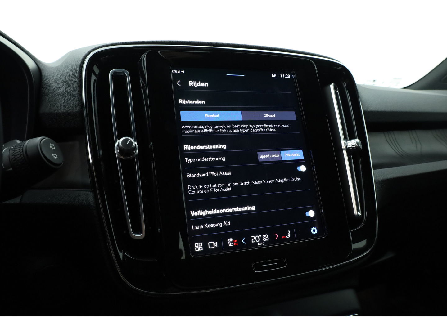 Volvo XC40 Recharge Plus | 70 kWh | 425 Km | ACC | Blis | Camera | Stoel & stuur Verwarming | Carplay |