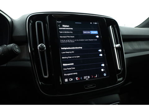 Volvo XC40 Recharge Plus | 70 kWh | 425 Km | ACC | Blis | Camera | Stoel & stuur Verwarming | Carplay |