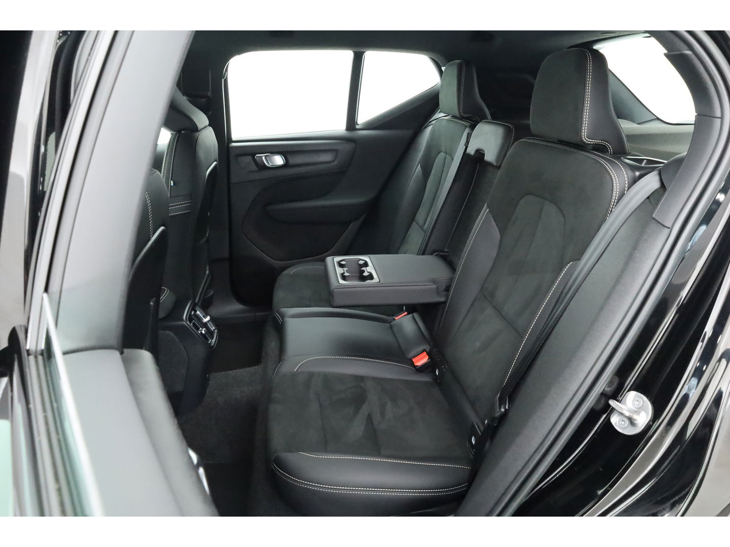 Volvo XC40 Recharge Plus | 70 kWh | 425 Km | ACC | Blis | Camera | Stoel & stuur Verwarming | Carplay |