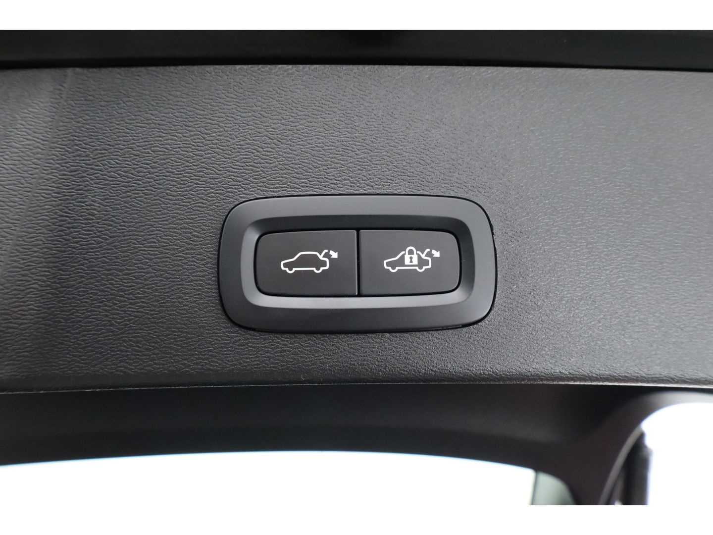 Volvo XC40 Recharge Plus | 70 kWh | 425 Km | ACC | Blis | Camera | Stoel & stuur Verwarming | Carplay |