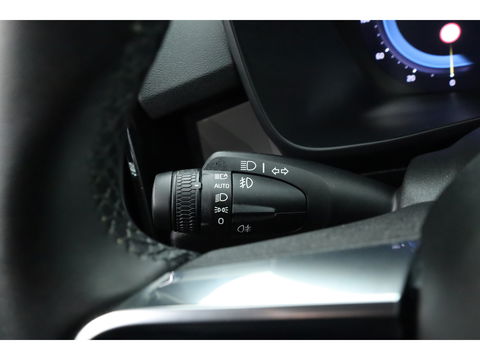 Volvo XC40 Recharge Plus | 70 kWh | 425 Km | ACC | Blis | Camera | Stoel & stuur Verwarming | Carplay |