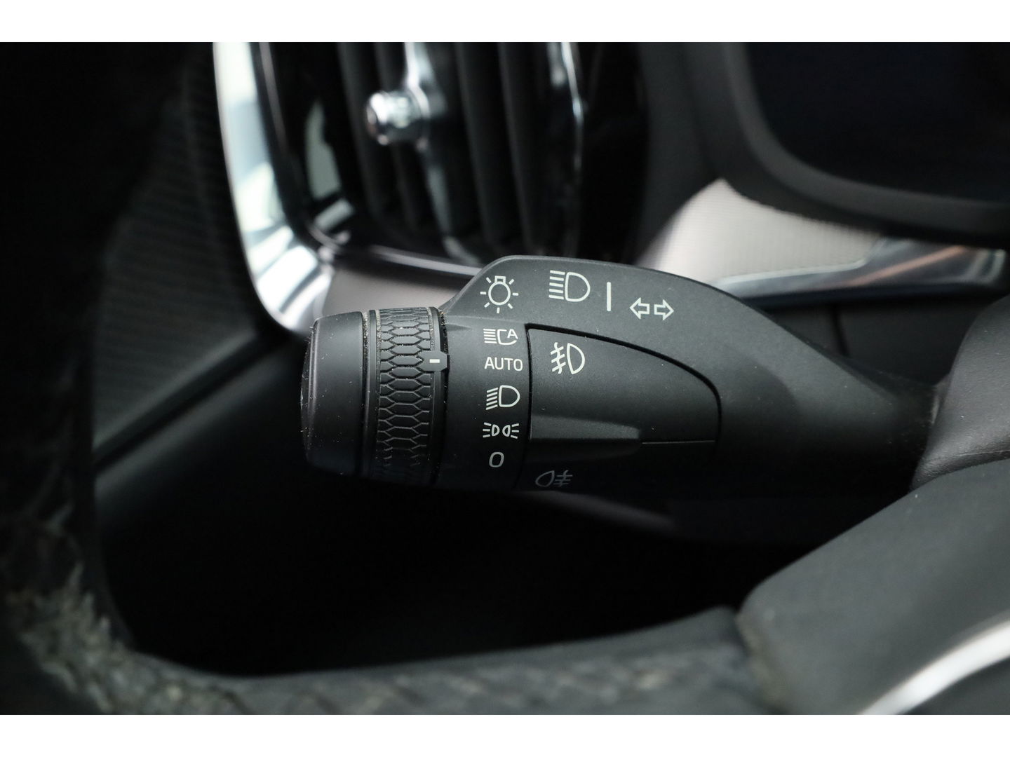 Volvo V60 2.0 T6 Plug-in hybrid AWD Plus Bright | Long Range | Pano-dak | Trekhaak | Sport stoelen | H&K Audio | 360 cam | AcC