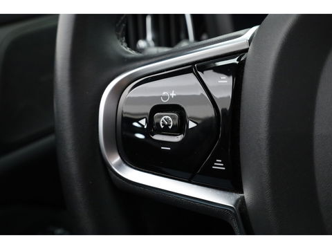 Volvo V60 2.0 T6 Plug-in hybrid AWD Plus Bright | Long Range | Pano-dak | Trekhaak | Sport stoelen | H&K Audio | 360 cam | AcC
