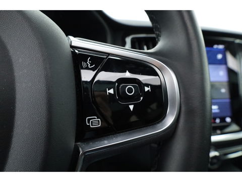 Volvo V60 2.0 T6 Plug-in hybrid AWD Plus Bright | Long Range | Pano-dak | Trekhaak | Sport stoelen | H&K Audio | 360 cam | AcC