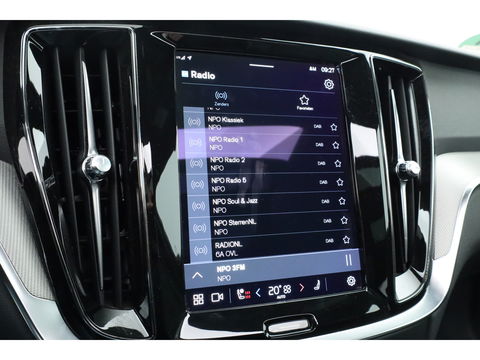 Volvo V60 2.0 T6 Plug-in hybrid AWD Plus Bright | Long Range | Pano-dak | Trekhaak | Sport stoelen | H&K Audio | 360 cam | AcC