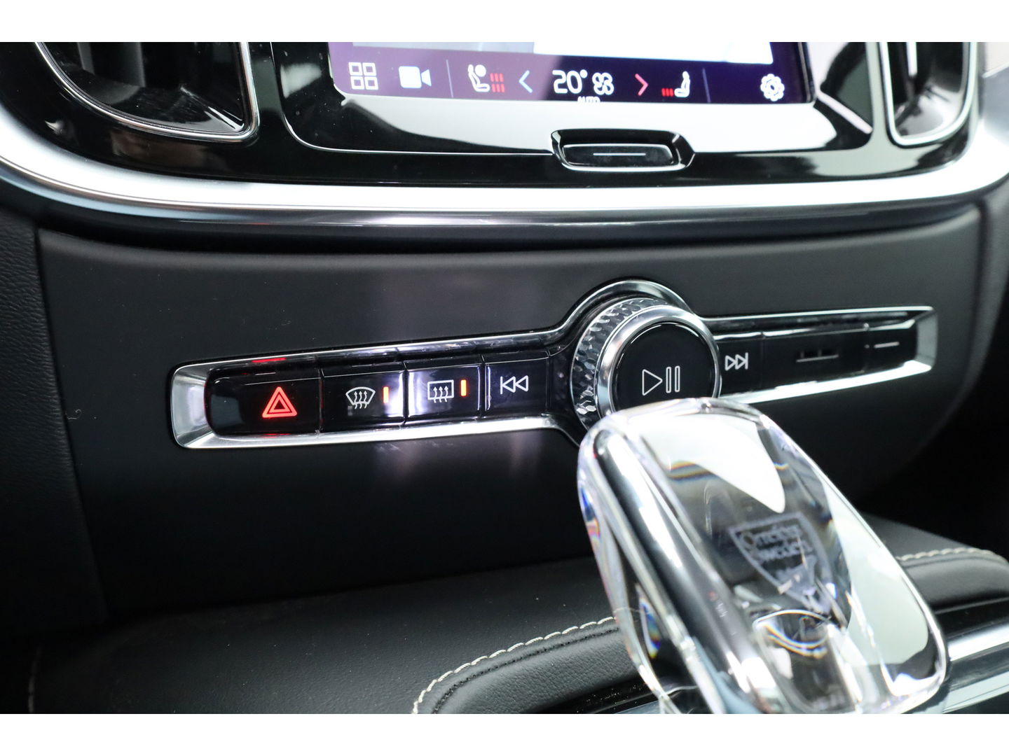 Volvo V60 2.0 T6 Plug-in hybrid AWD Plus Bright | Long Range | Pano-dak | Trekhaak | Sport stoelen | H&K Audio | 360 cam | AcC