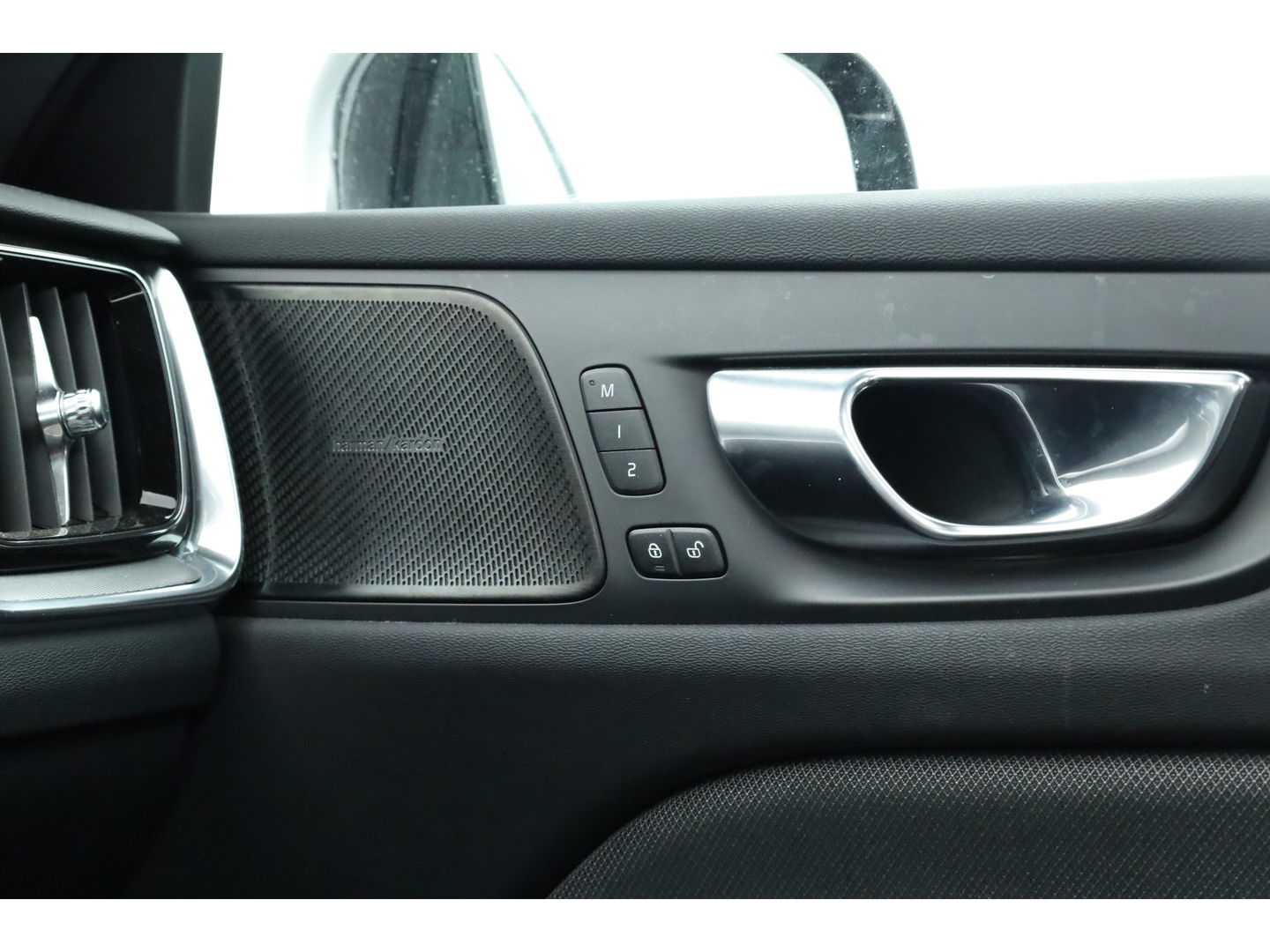 Volvo V60 2.0 T6 Plug-in hybrid AWD Plus Bright | Long Range | Pano-dak | Trekhaak | Sport stoelen | H&K Audio | 360 cam | AcC