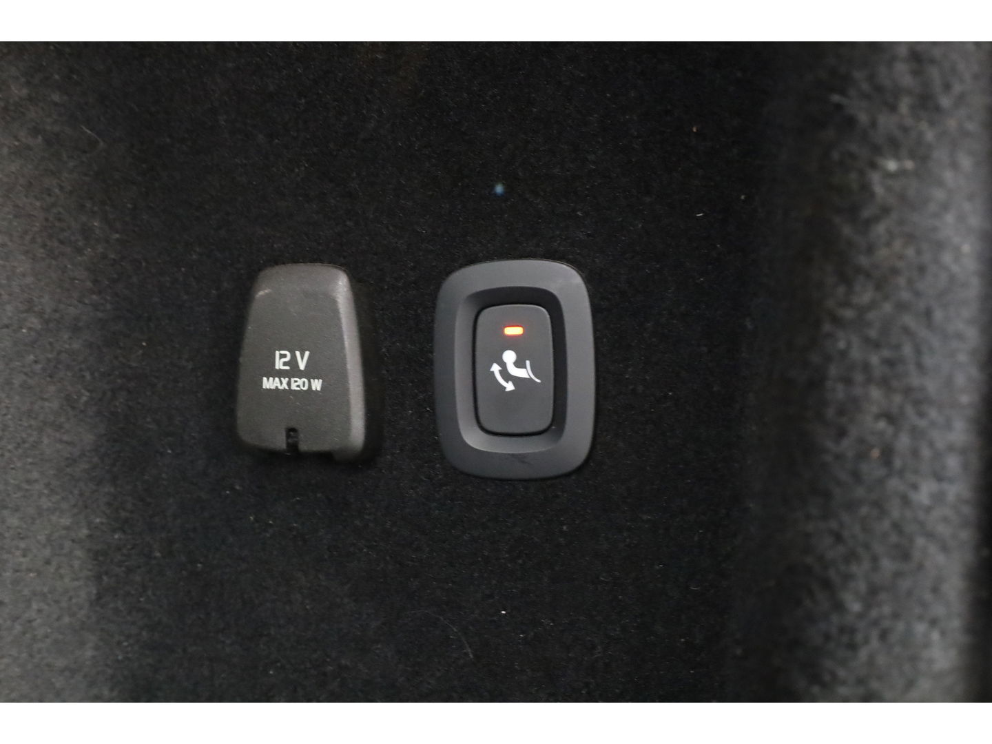 Volvo V60 2.0 T6 Plug-in hybrid AWD Plus Bright | Long Range | Pano-dak | Trekhaak | Sport stoelen | H&K Audio | 360 cam | AcC