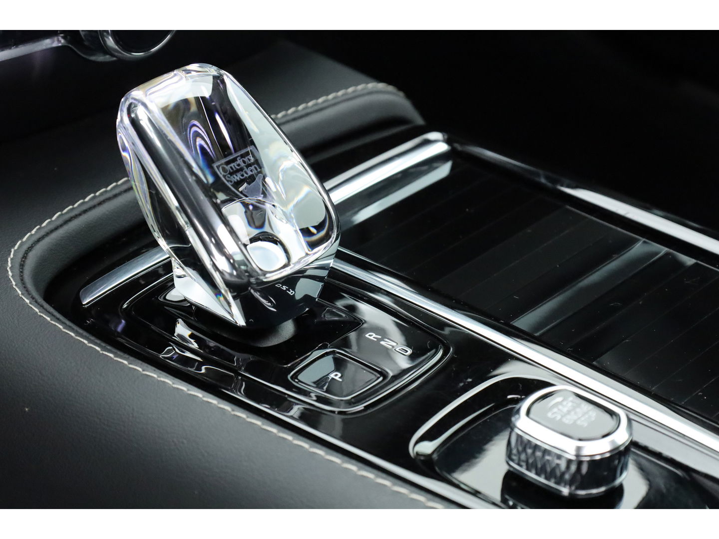 Volvo V60 2.0 T6 Plug-in hybrid AWD Plus Bright | Long Range | Pano-dak | Trekhaak | Sport stoelen | H&K Audio | 360 cam | AcC