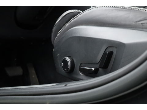 Volvo V60 2.0 T6 Plug-in hybrid AWD Plus Bright | Long Range | Pano-dak | Trekhaak | Sport stoelen | H&K Audio | 360 cam | AcC