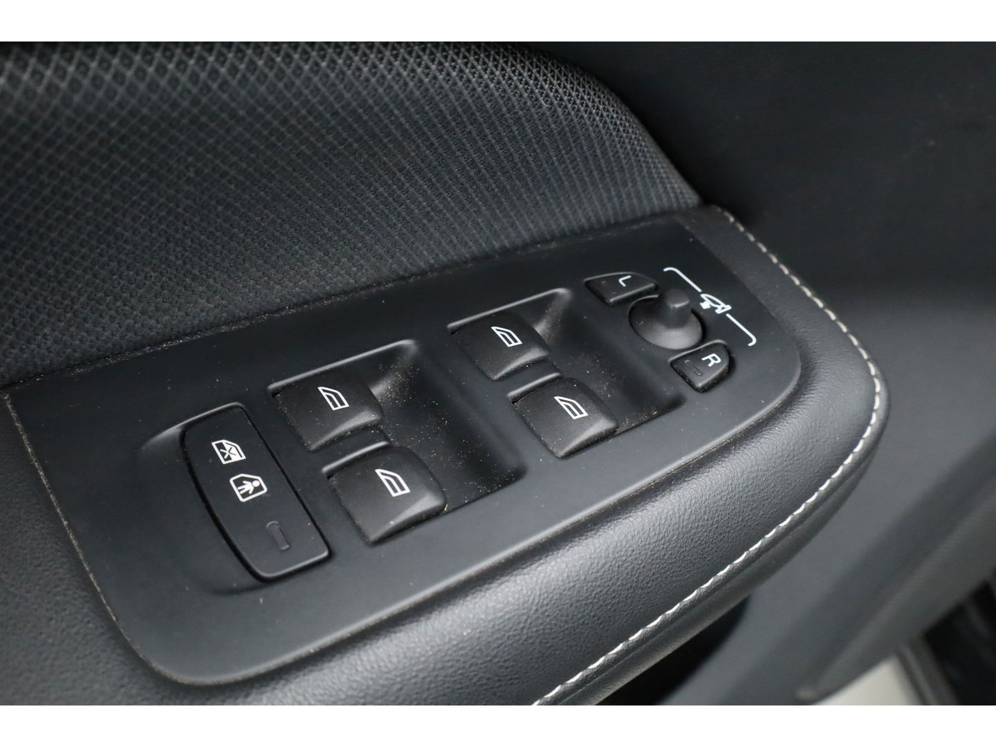 Volvo V60 2.0 T6 Plug-in hybrid AWD Plus Bright | Long Range | Pano-dak | Trekhaak | Sport stoelen | H&K Audio | 360 cam | AcC