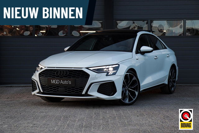 Audi A3 - Limousine 35 TFSI 3x S-Line /LED/PANODAK/SFEERVERL./KEYLESS/STOELVERW./CARPLAY/PDC!