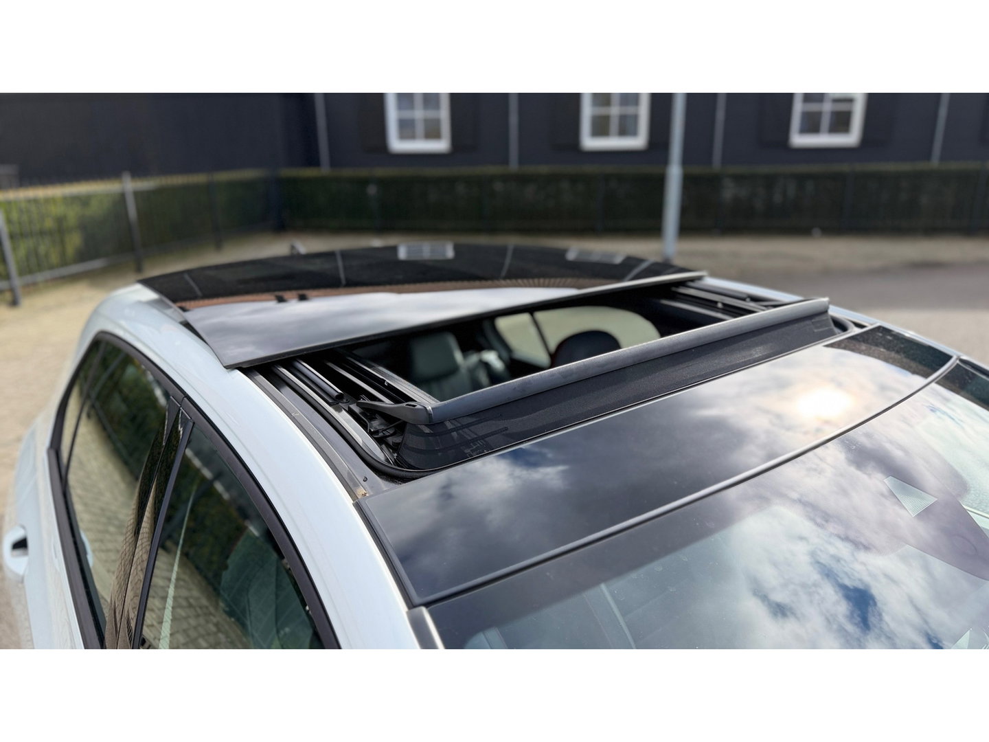 Volkswagen Golf 2.0 TSI GTI Panoramadak Leer Stoelverwarming/Verkoeling Camera Keyless entry