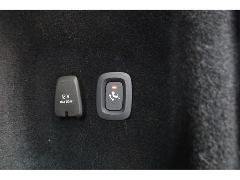 Volvo V60 2.0 T6 Plug-in hybrid AWD Plus Dark | Sportstoelen | ACC | Blis | stoel & stuur Verwarming | trekhaak | carplay |