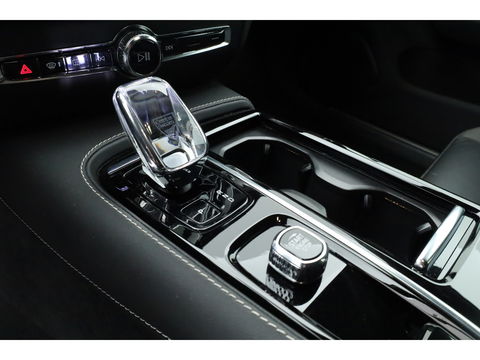 Volvo V60 2.0 T6 Plug-in hybrid AWD Plus Dark | Sportstoelen | ACC | Blis | stoel & stuur Verwarming | trekhaak | carplay |