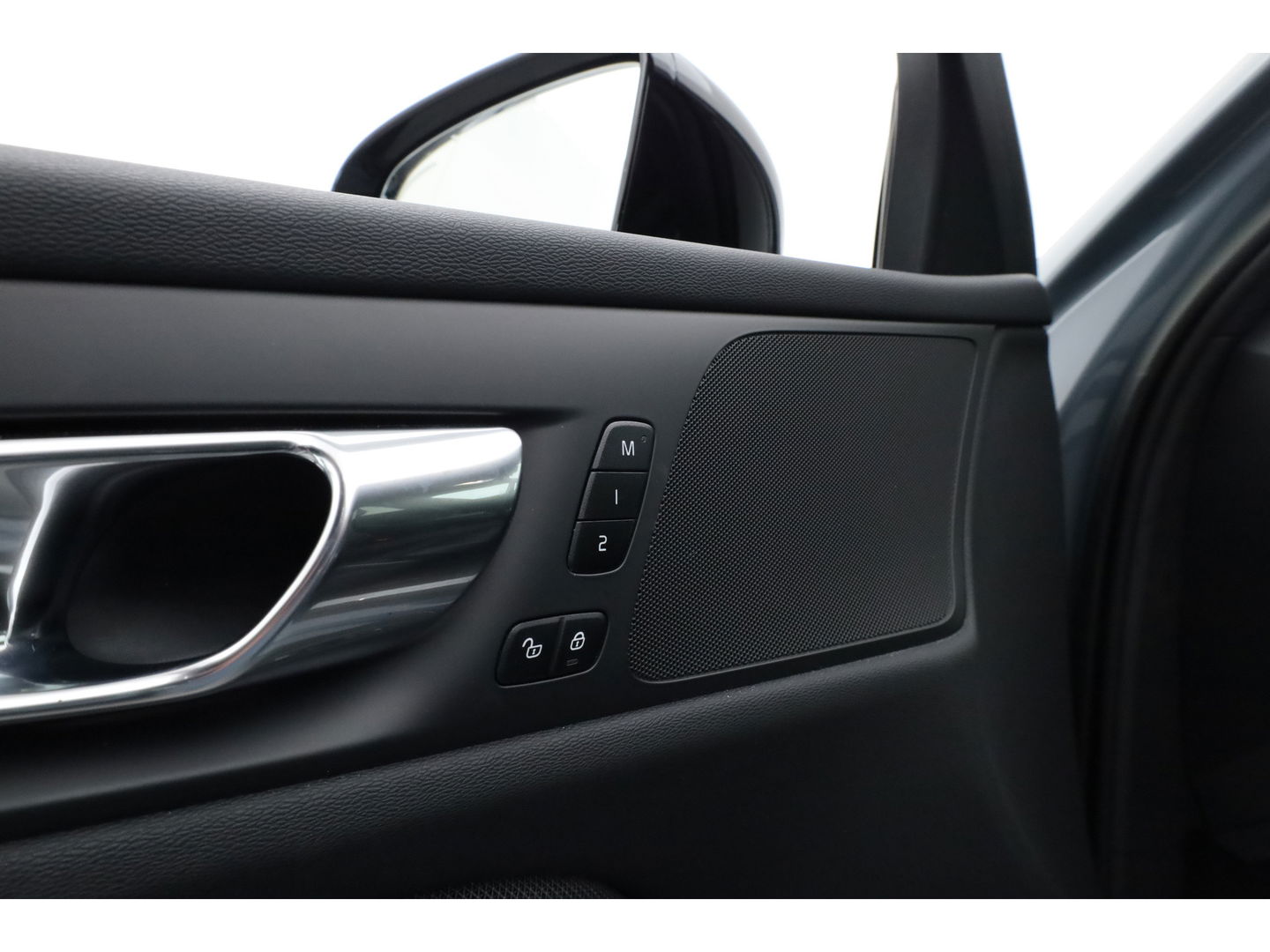 Volvo V60 2.0 T6 Plug-in hybrid AWD Plus Dark | Sportstoelen | ACC | Blis | stoel & stuur Verwarming | trekhaak | carplay |