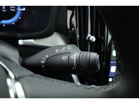 Volvo V60 2.0 T6 Plug-in hybrid AWD Plus Dark | Sportstoelen | ACC | Blis | stoel & stuur Verwarming | trekhaak | carplay |