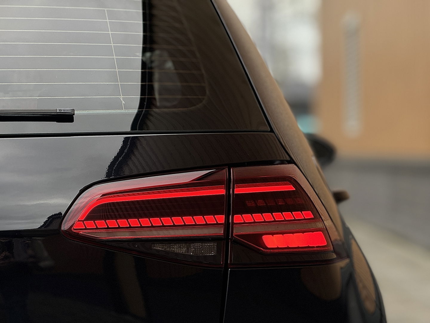 Volkswagen Golf 1.0 TSI Comfortline Business | Apple Carplay | Android Auto | Navigatie | Stoelverwarming | Massage Stoel | Adaptieve Cruise Control | DAB | Isofix | Front Assist |