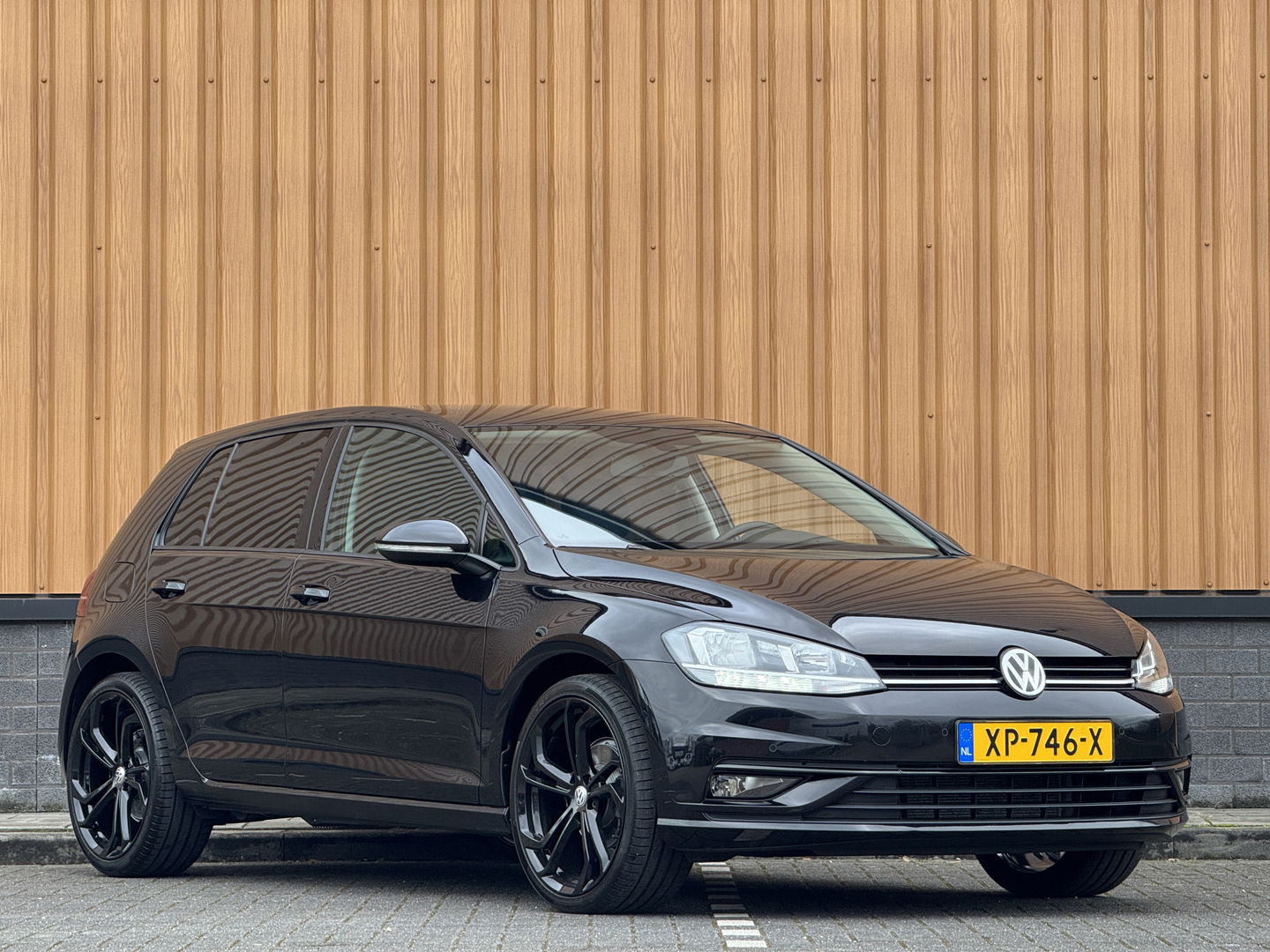 Volkswagen Golf 1.0 TSI Comfortline Business | Apple Carplay | Android Auto | Navigatie | Stoelverwarming | Massage Stoel | Adaptieve Cruise Control | DAB | Isofix | Front Assist |